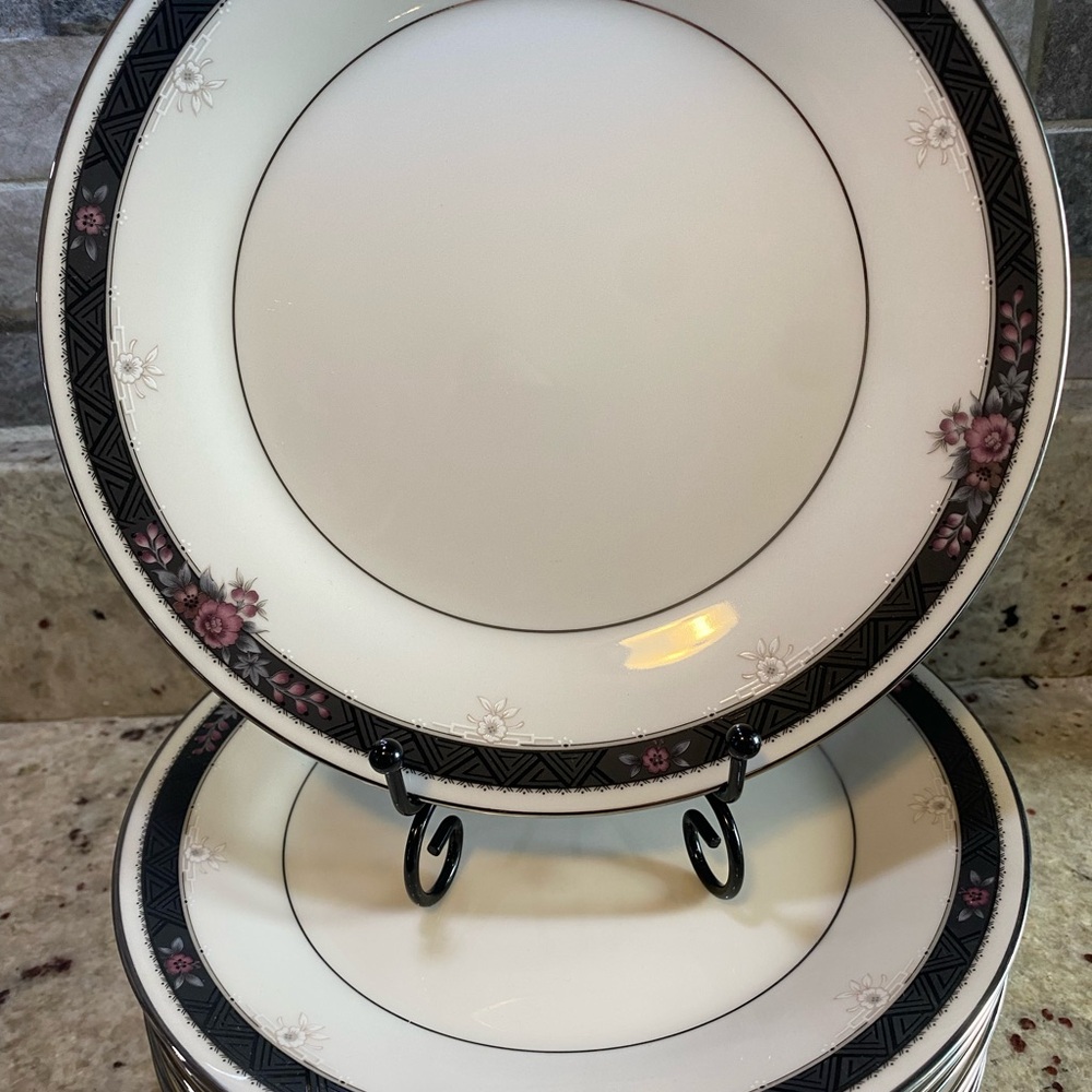 Noritake ETIENNE Ivory Fine China Salad Plates 7260 JAPAN 8 1/4”-Set of‎ 8